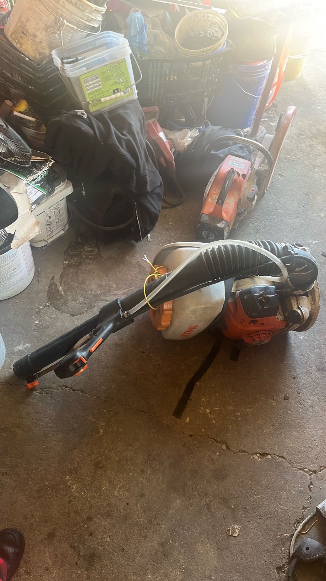 Gas blower