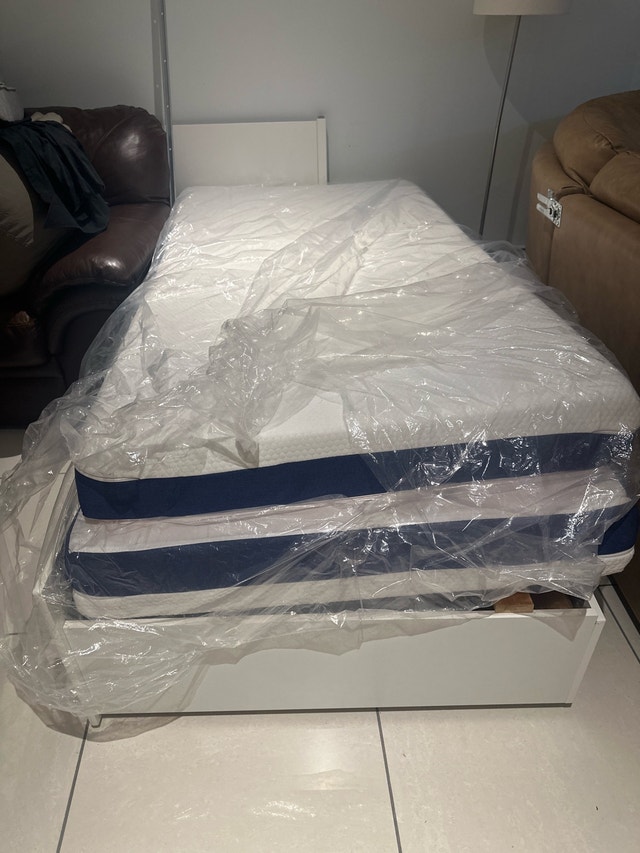 IKEA Hemnes Day Bed w/Bamboo Mattresses