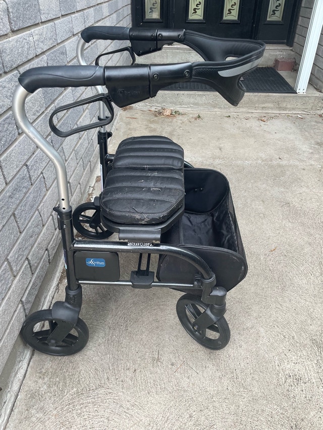 Rollator / Walker
