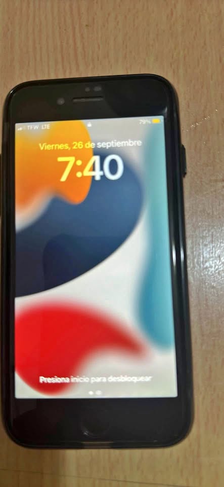 iPhone 📱