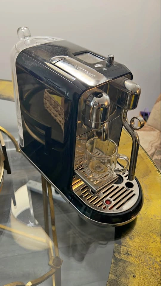 Nespresso Breville Creatista Plus Coffee Machine