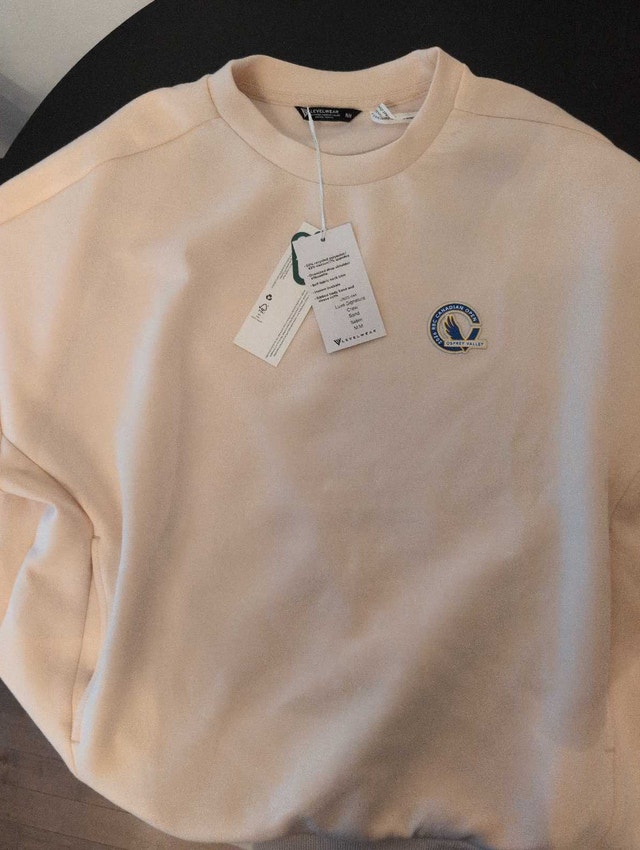 Canada open sweater men's medium