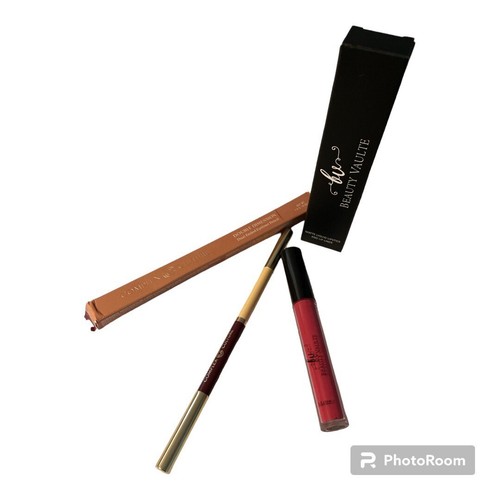 Complex Culture Eyeliner and Beauty Vaulte Lip Gloss Bundle