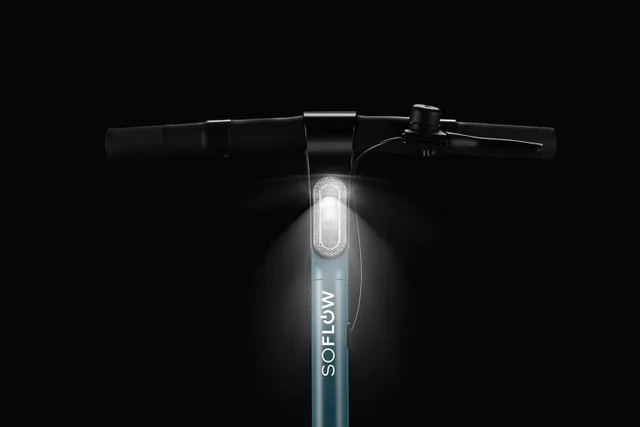 2025 Premium Escooter - 30 km Range - Max 720Watt Motor image indicator(4)