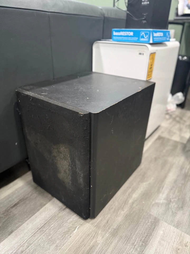 Miller & Kreisel Sound Powered Subwoofer V-125 - photo 3