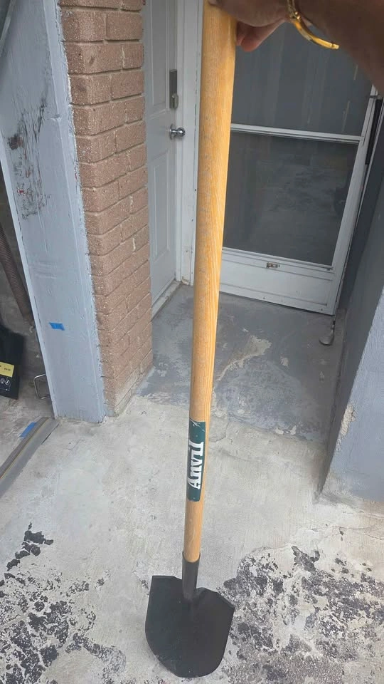 Anvil Shovel for rent - photo 2