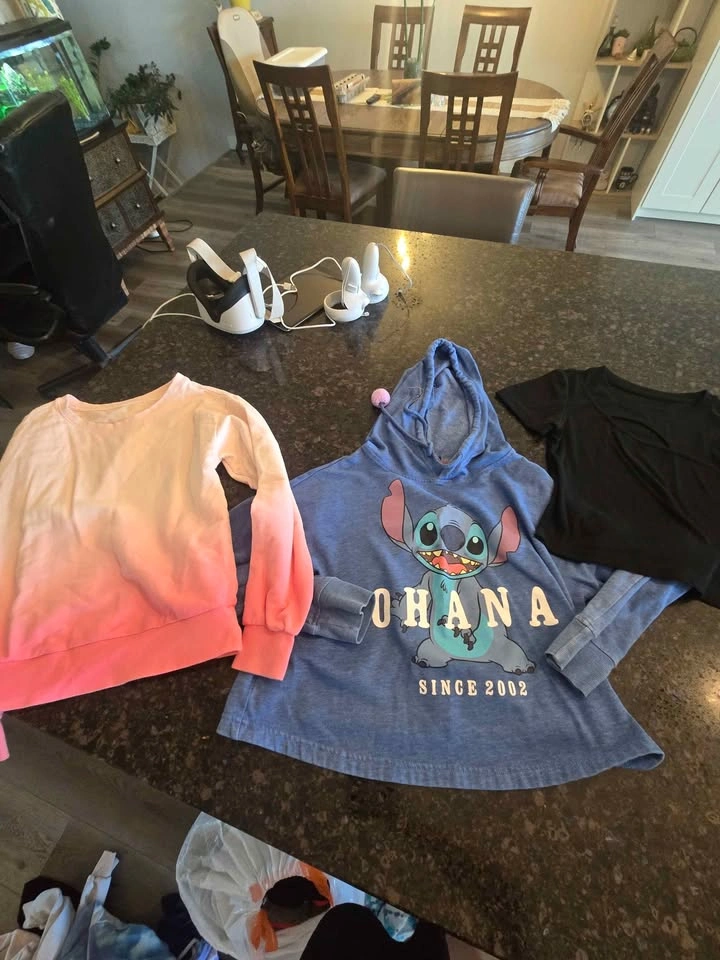 Women's Clothing Bundle - photo 3