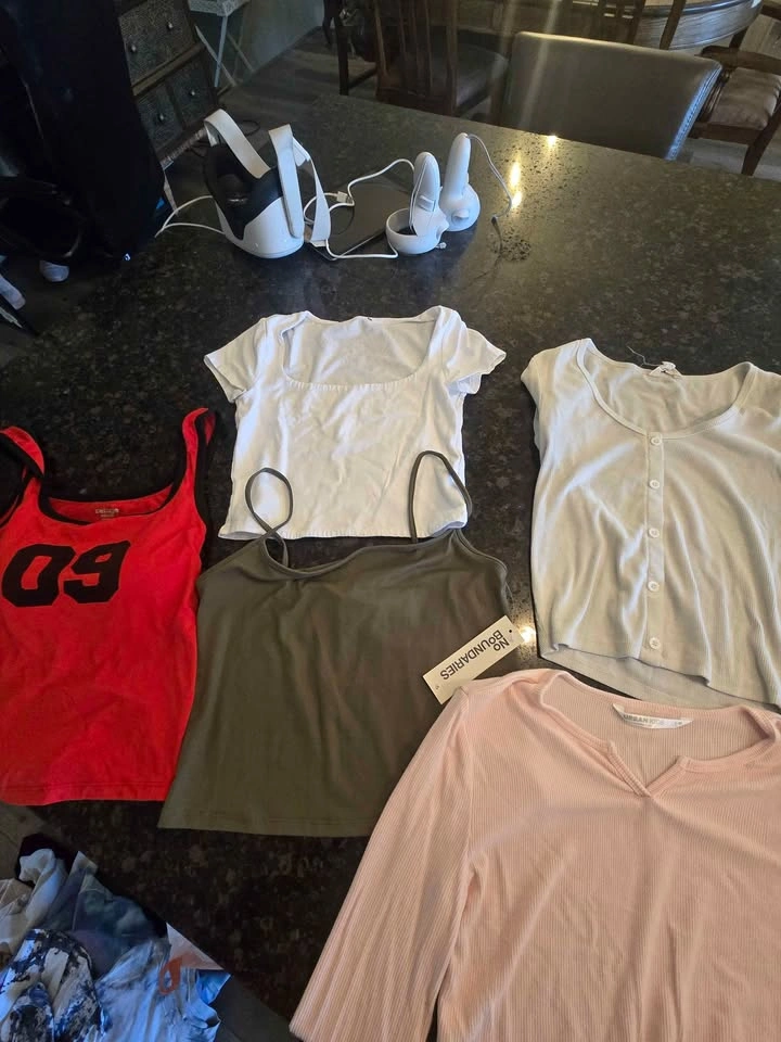 Women's Clothing Bundle - photo 5