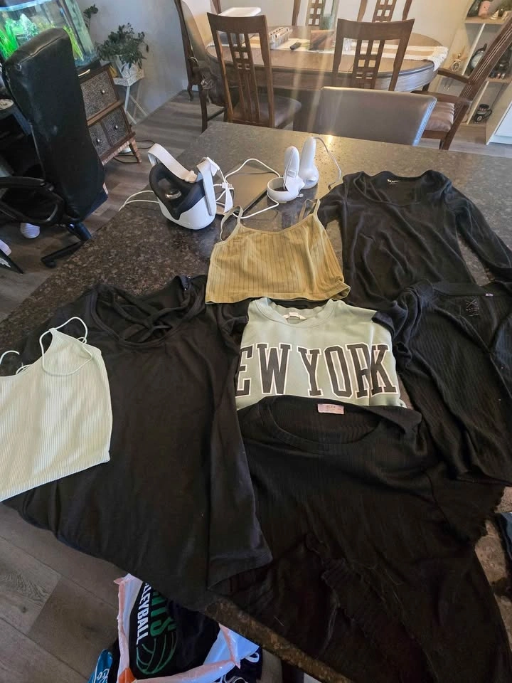 Clothing lot - photo 5
