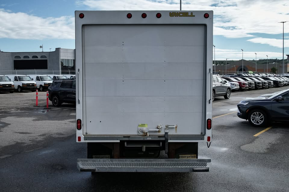 2024 Ford e-series cutaway drw 16' cube van - photo 5