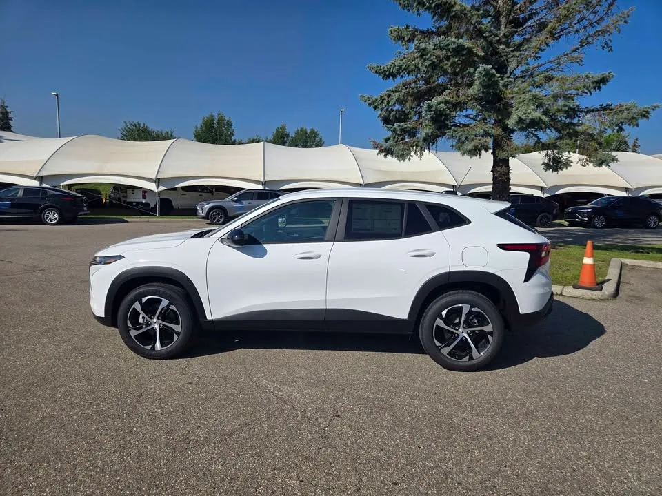 2025 Chevrolet Trax thumbnail
