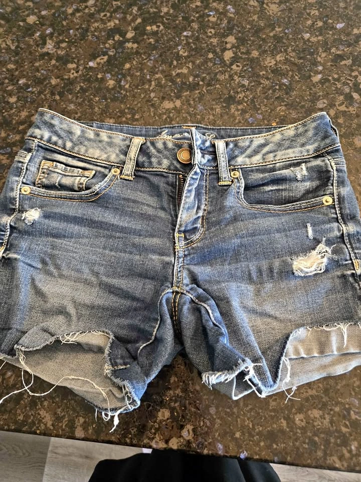 American Eagle Super Stretch Denim Shorts Size 2