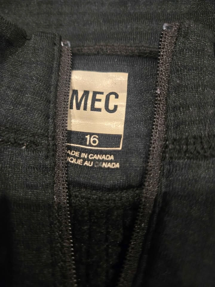MEC Polartec 1/4 Zip Pullover Size 16 - photo 2