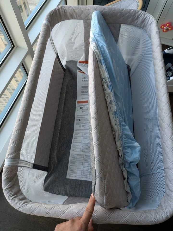 Baby Bassinet with mattress protectors - photo 2