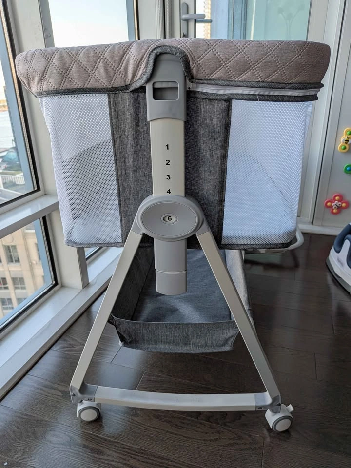 Baby Bassinet with mattress protectors - photo 4
