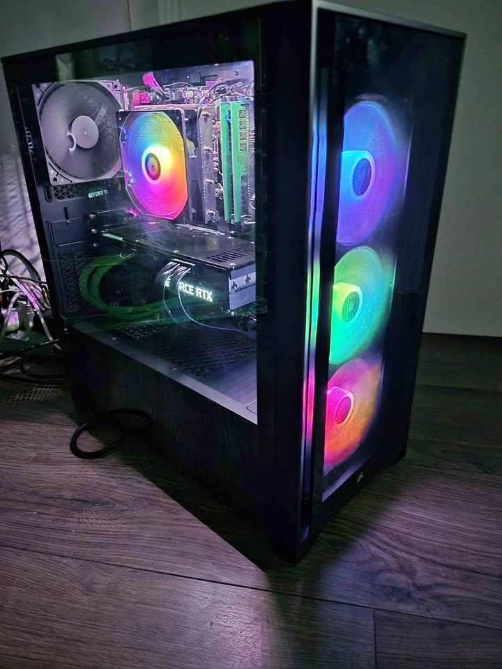 Core i7, RTX 3080, 32 GB RAM, 1 TB SSD