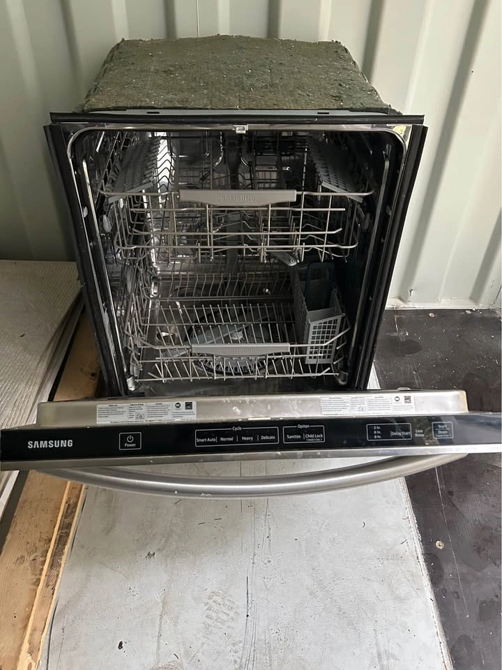 Samsung Dishwasher - photo 3