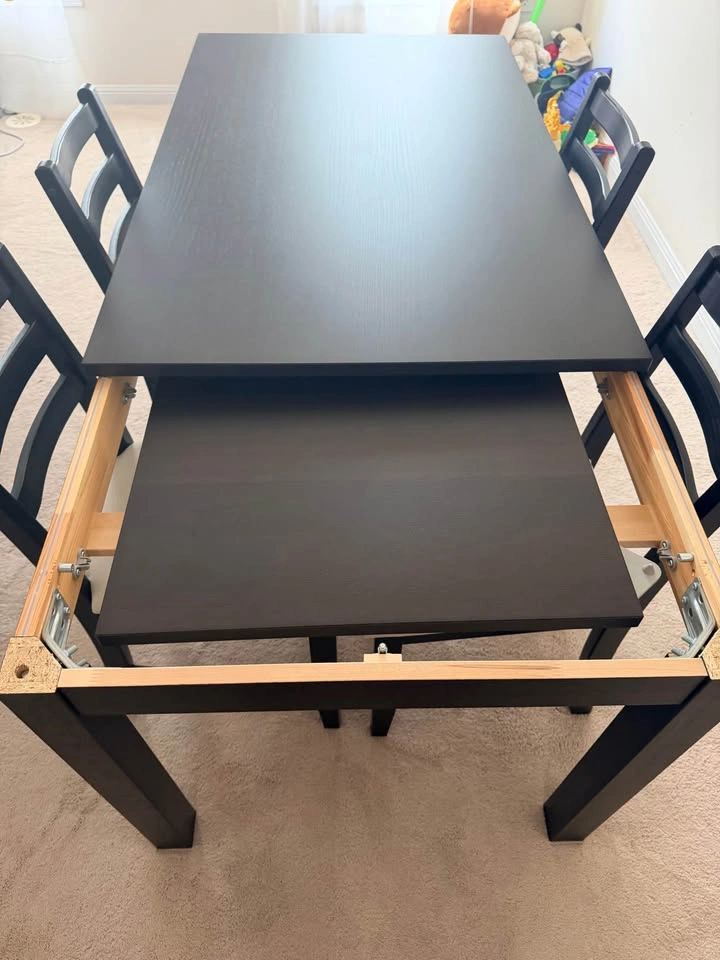 IKEA Extendable Dining Table + 4 Chairs – Great Condition - photo 4