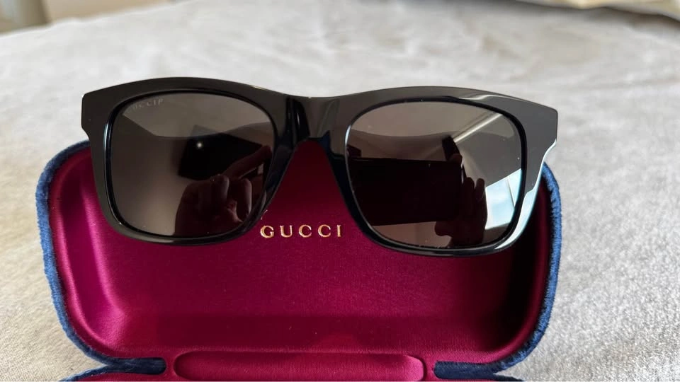 Gucci Sunglasses - photo 2