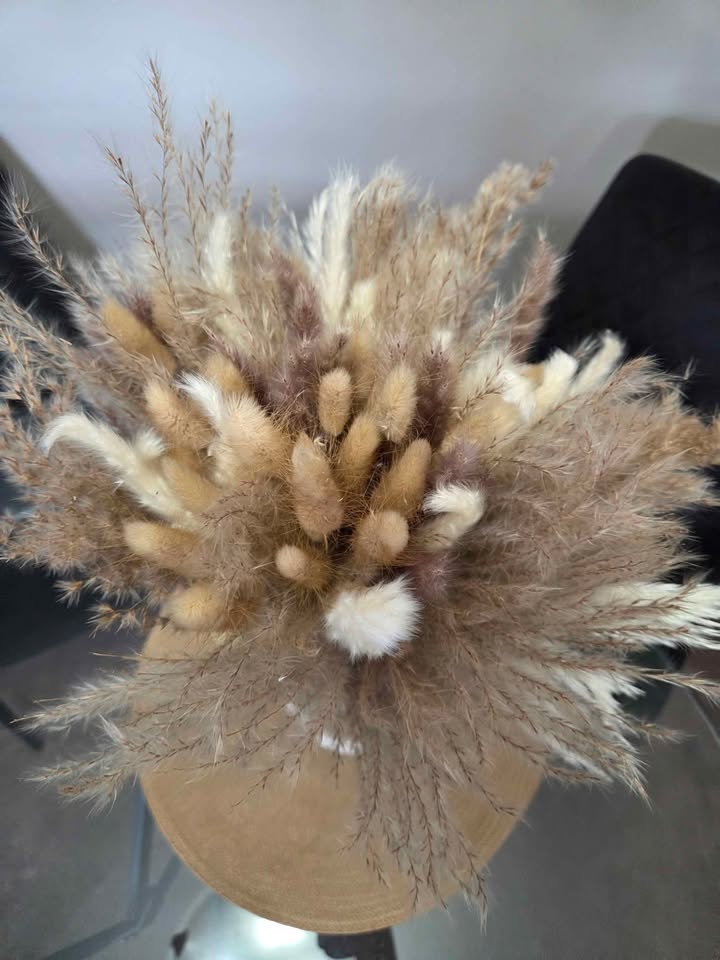 A beautiful bouquet of dried flowers - photo 2