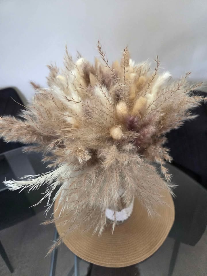 A beautiful bouquet of dried flowers - photo 3