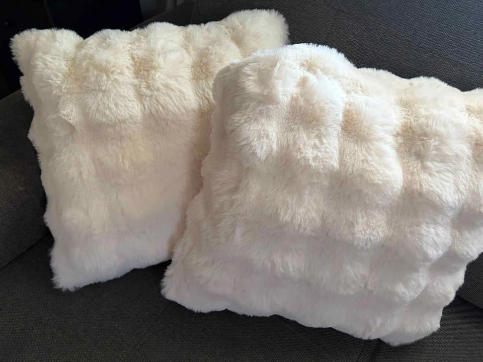 Thick Plush Faux Wool Throw Pillow - photo 2