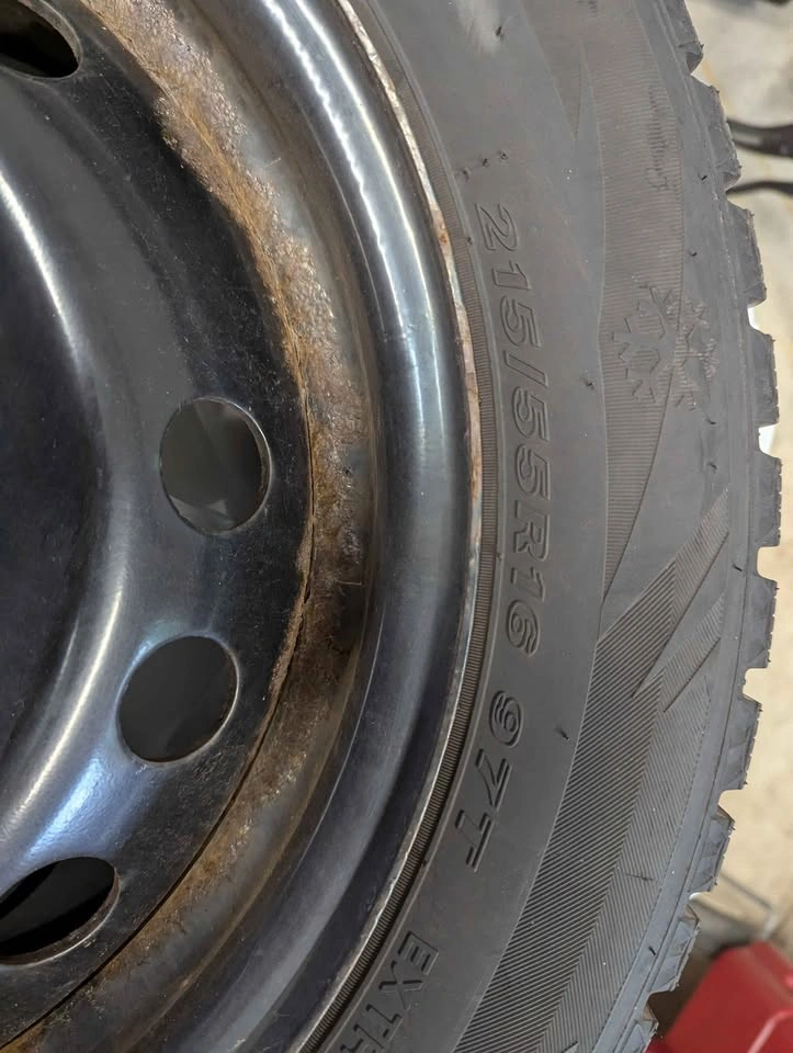 215/55/R16 Winter Tire Set with Steel Rims - photo 3