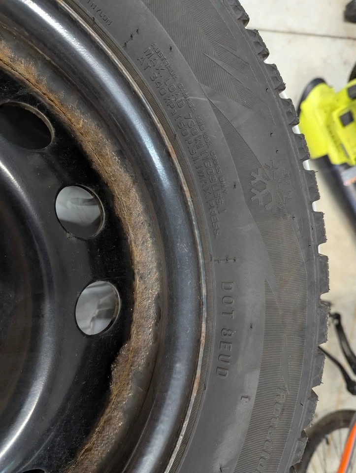 215/55/R16 Winter Tire Set with Steel Rims - photo 4