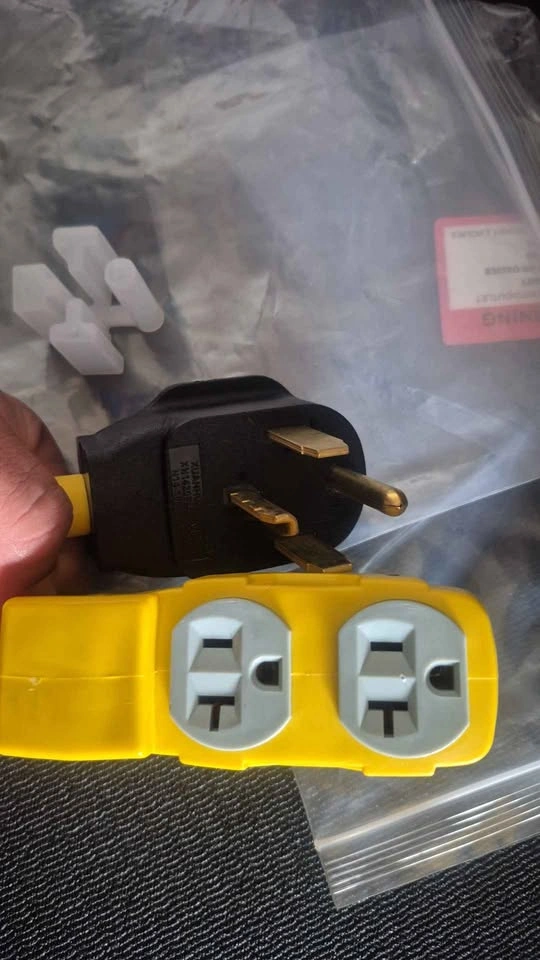 14-30P to 4-Outlet 5-15R/5-20R 1.5ft 10AWG Power Adapter - photo 4