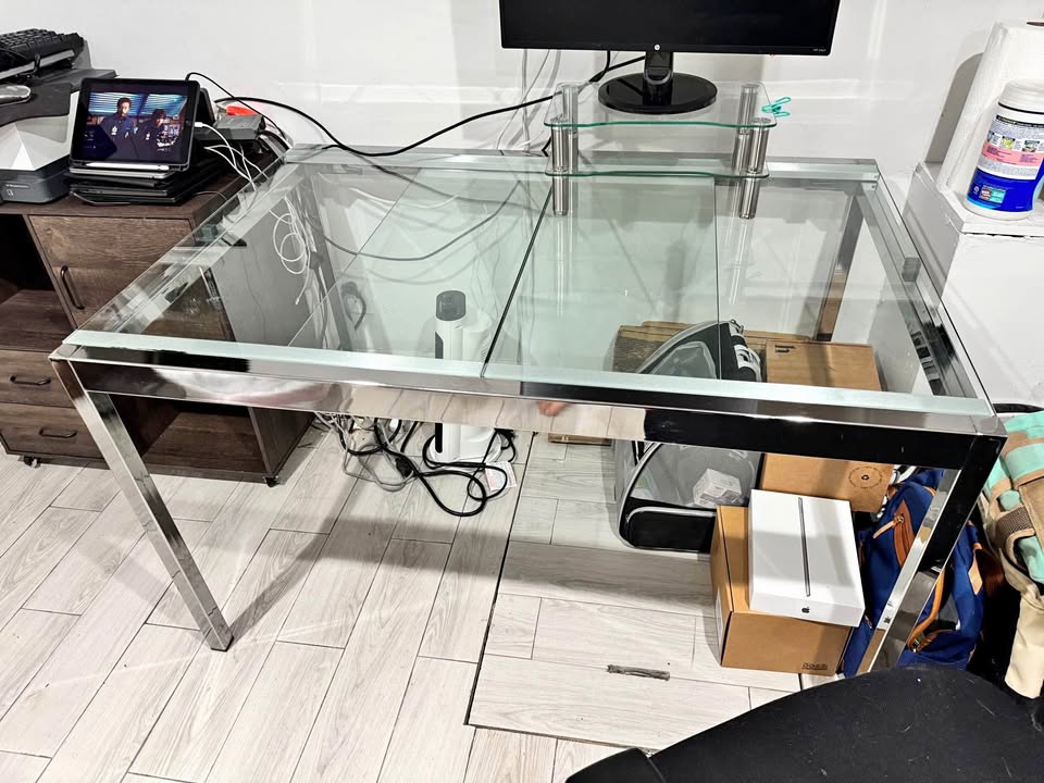 Extendable Clear Glass Dining Table