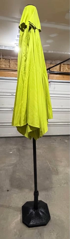 9’ Spring Green Market Umbrella – Like New - photo 5