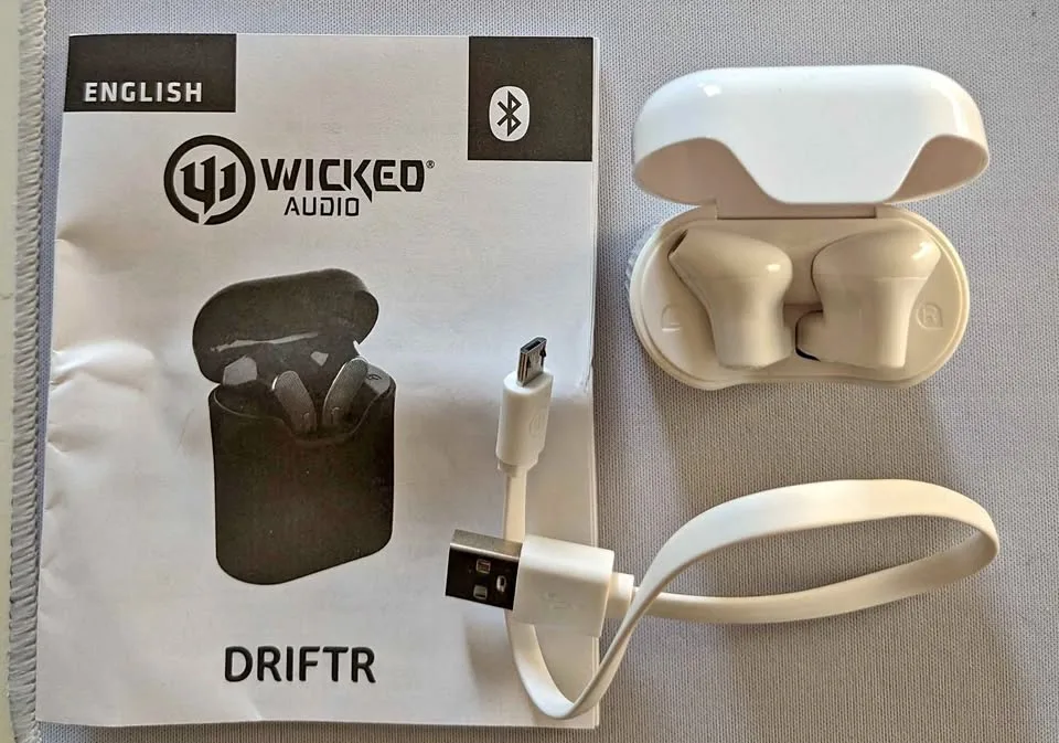 Bluetooth earbuds thumbnail