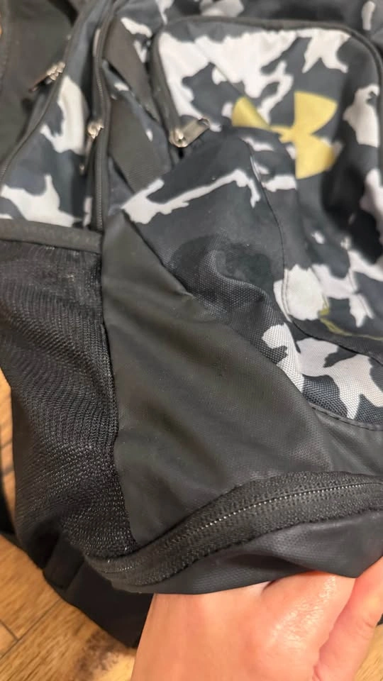 5$ UNDER ARMOUR Laptop bag for someone in need. - photo 2