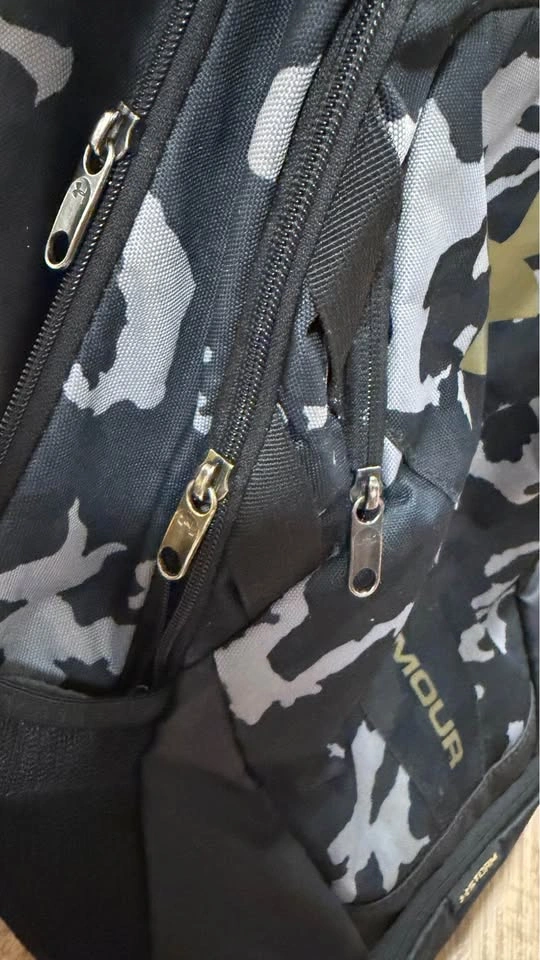 5$ UNDER ARMOUR Laptop bag for someone in need. - photo 3