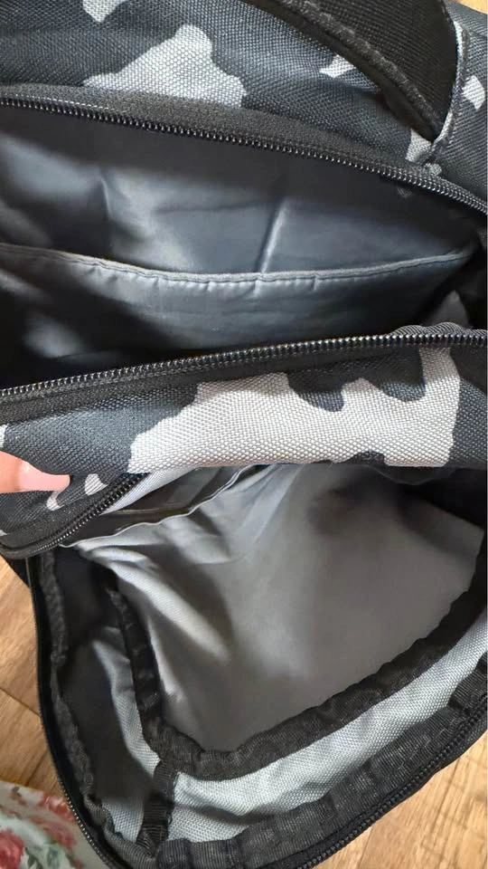 5$ UNDER ARMOUR Laptop bag for someone in need. - photo 4
