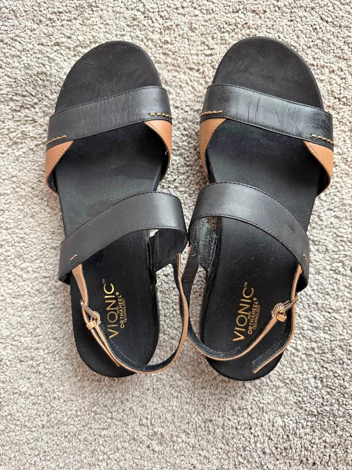 Vionic with Orthaheel Technology orthopedic slingback wedge sand