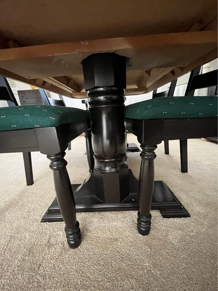 Dining room table and 8 chairs - photo 3