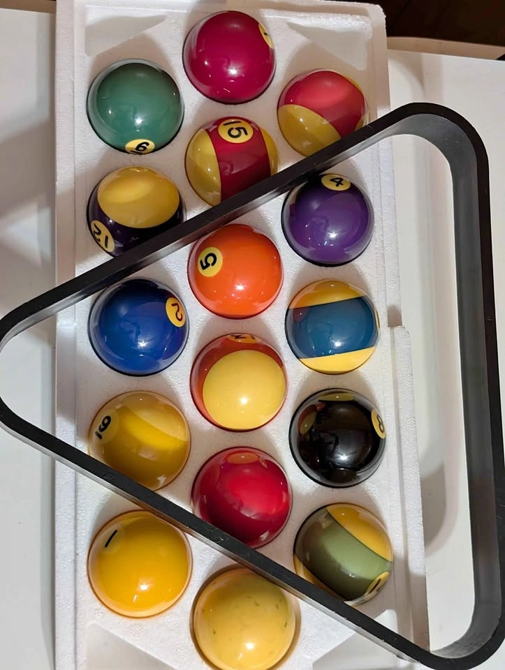 Billiard Ball Set with Triangle Rack