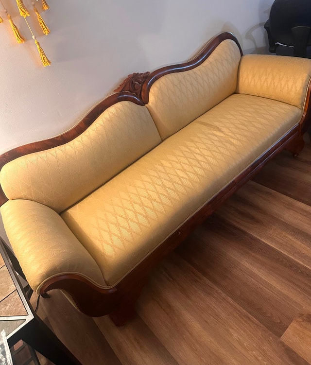 Sofa / couch