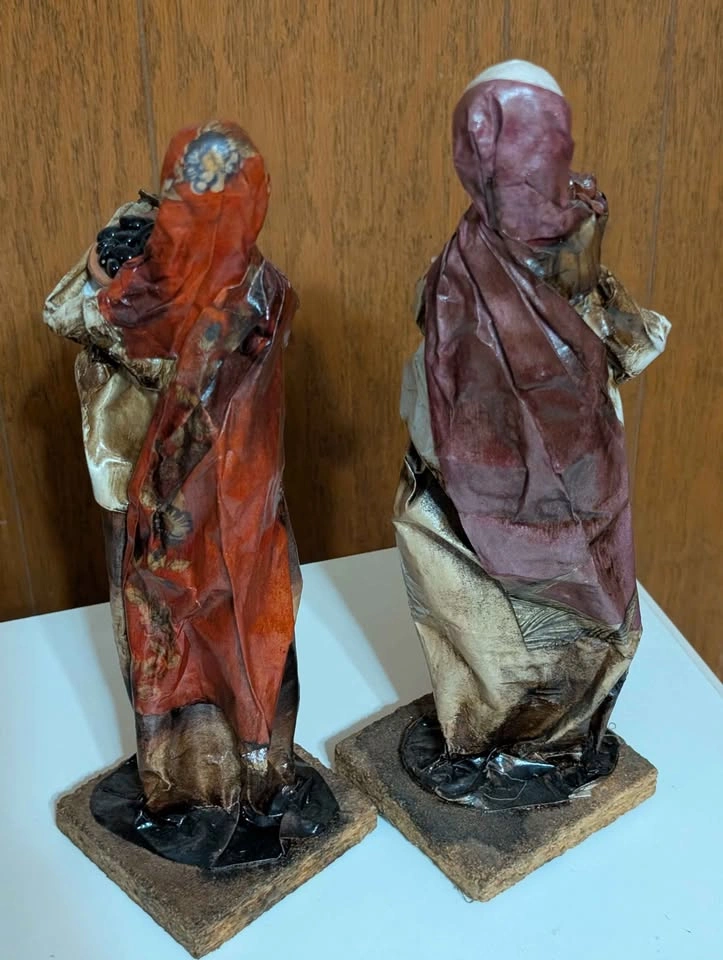 Vintage Paper Mache Folk Art Figurines - Set of 2 - photo 2