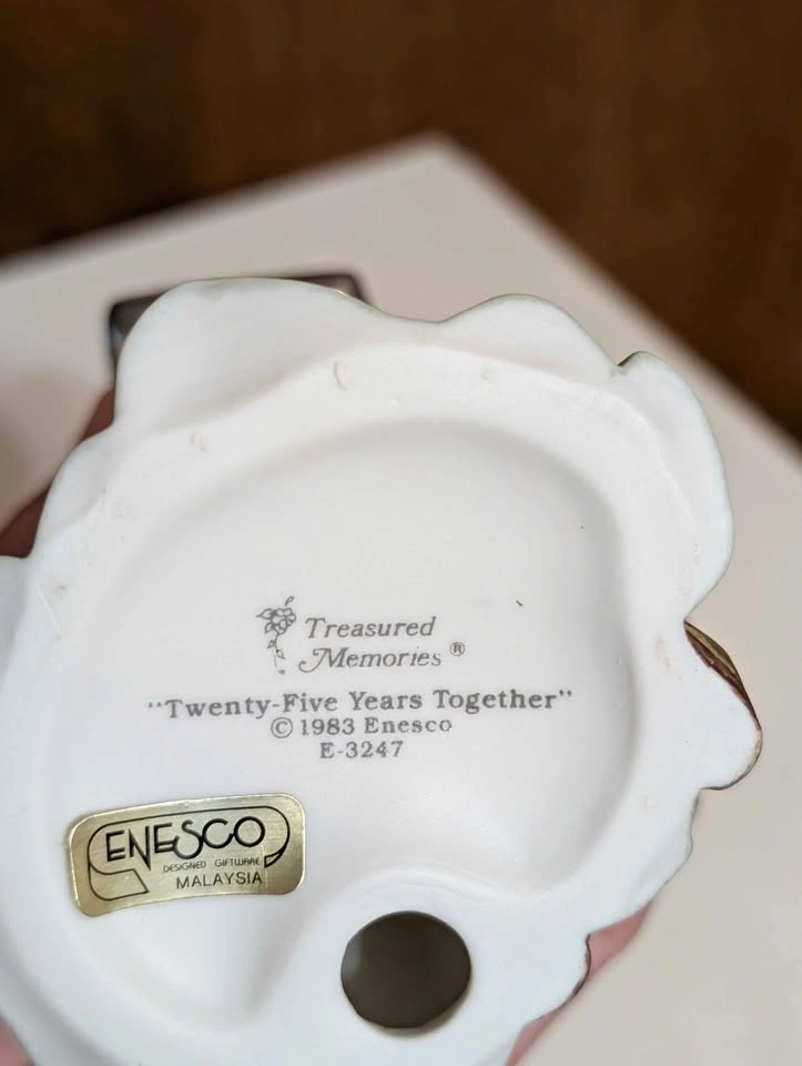 Treasured Memories "Twenty-Five Years Together" Figurine - photo 3