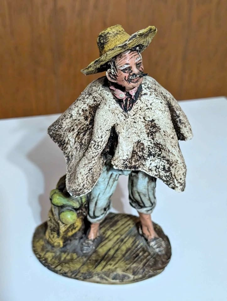 Edgar y Maria Colombia Campesino Figurine