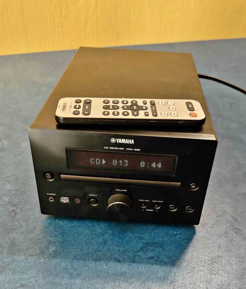 Yamaha CRX-332 Micro Music System with Energy Speakers