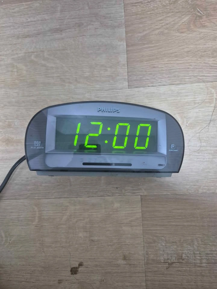 Philips AJ3540 Alarm Clock Radio - photo 2