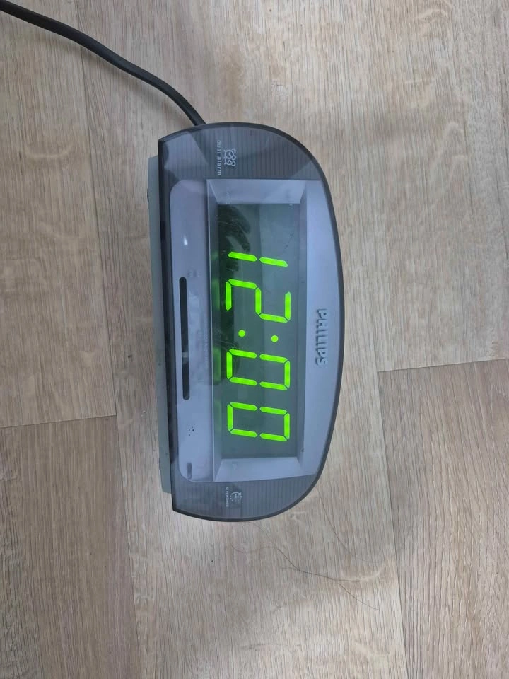 Philips AJ3540 Alarm Clock Radio - photo 3