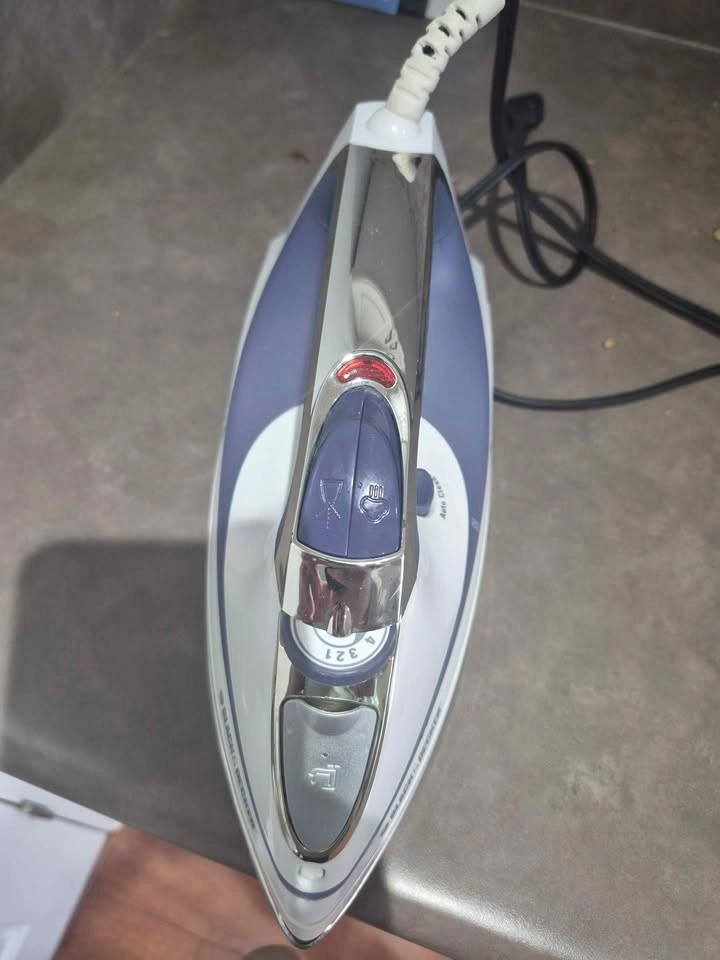 Black & Decker Steam Iron - photo 3