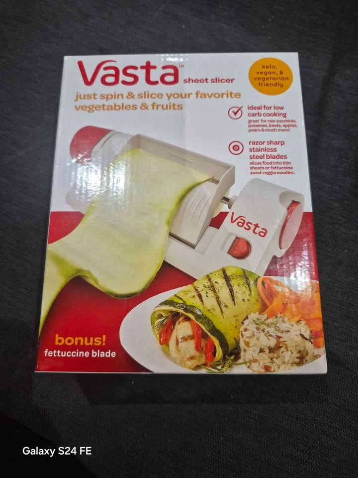 Vasta Sheet Slicer - Veggie & Fruit Slicer w/ Fettuccine Blade - photo 3