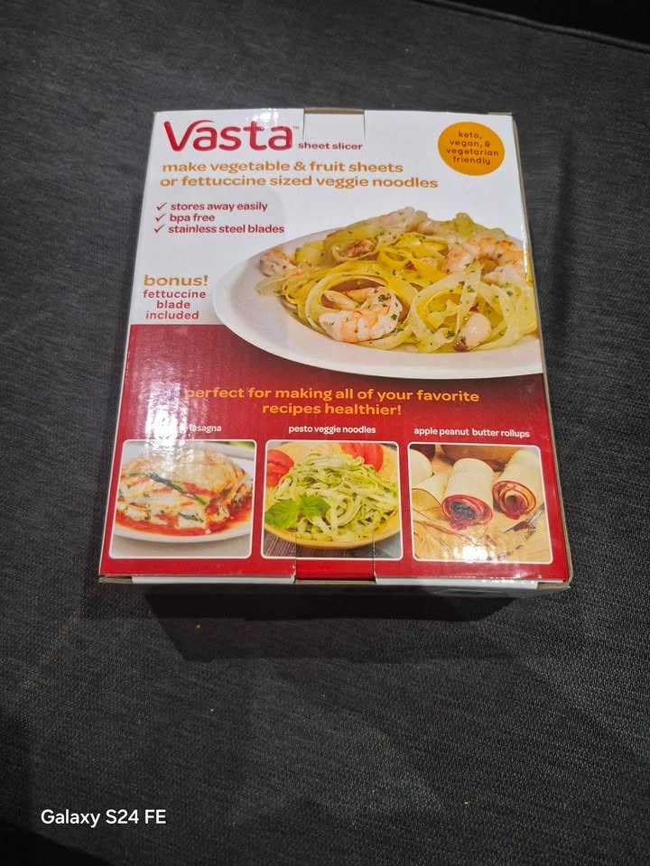 Vasta Sheet Slicer - Veggie & Fruit Slicer w/ Fettuccine Blade - photo 4