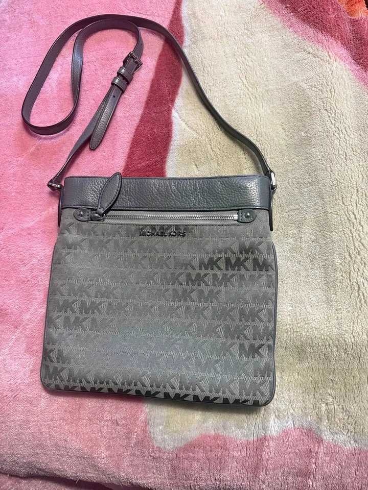 Side purse