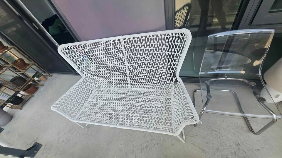 IKEA HÖGSTEN White Woven Outdoor Loveseat - photo 3